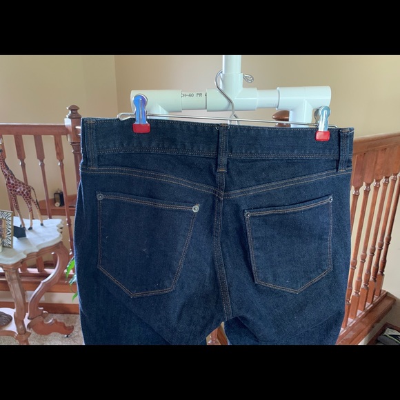 SOLD Ann Taylor LOFT Curvy Crop Jeans - Picture 3 of 4